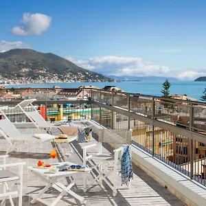 Hotel Tritone